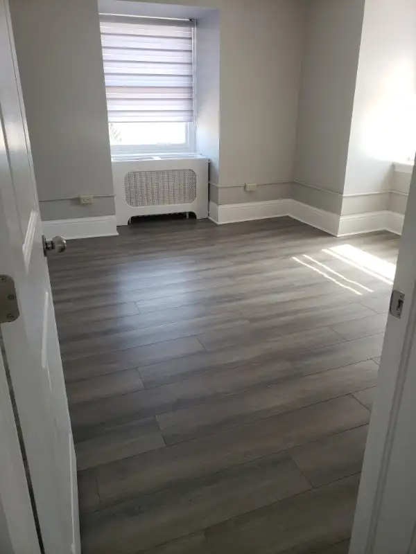 2 Bedroom Apt - Top Floor on Queen's63860084587907124