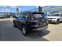 Engine: V6 Cylinder Engine 3.6L L/100Km City: 12.3 L/100Km Hwy: 9.2 Safety Equipment ABS And Driveli... (image 5)