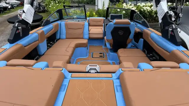 2024 Malibu M220 in Powerboats & Motorboats in Muskoka - Image 4