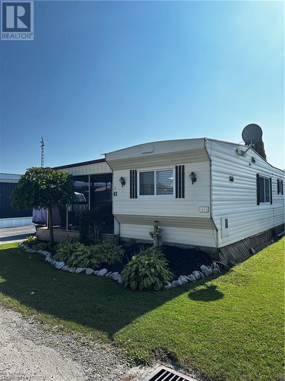 92 CLUBHOUSE Road Unit 41 Turkey Point, Ontario Houses for Sale