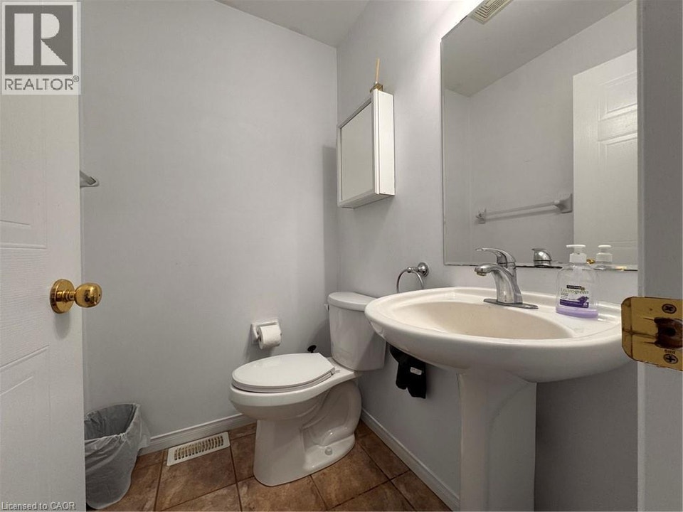 772 ZERMATT Drive Waterloo, Ontario 4
