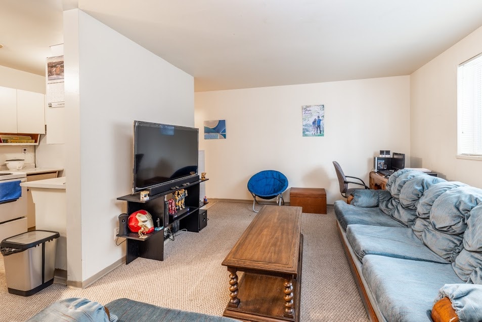 285 Midwinter ave- Elmwood Manor- 1 Bedroom 2