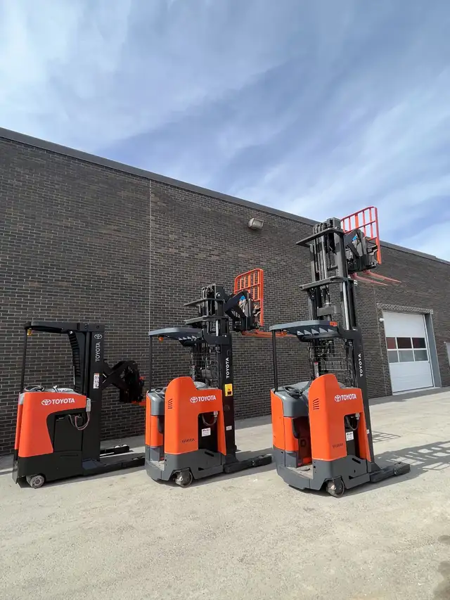 2017 Toyota Reach Forklift w 3500lbs cap Certified with charger in Heavy Equipment in Mississauga / Peel Region - Image 3