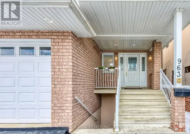 963 HAMPTON CRESCENT Mississauga (Lakeview), Ontario in Long Term Rentals in Mississauga / Peel Region - Image 3