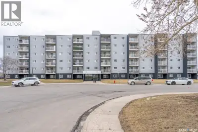 Welcome to #504 – 20 Kleisinger Crescent, an affordable opportunity to own a spacious top-floor cond...