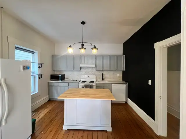 GORGEOUS 3 BR 1 BATH HALIFAX MAIN LEVEL FLAT AVAILABLE NOW! in Long Term Rentals in City of Halifax - Image 3