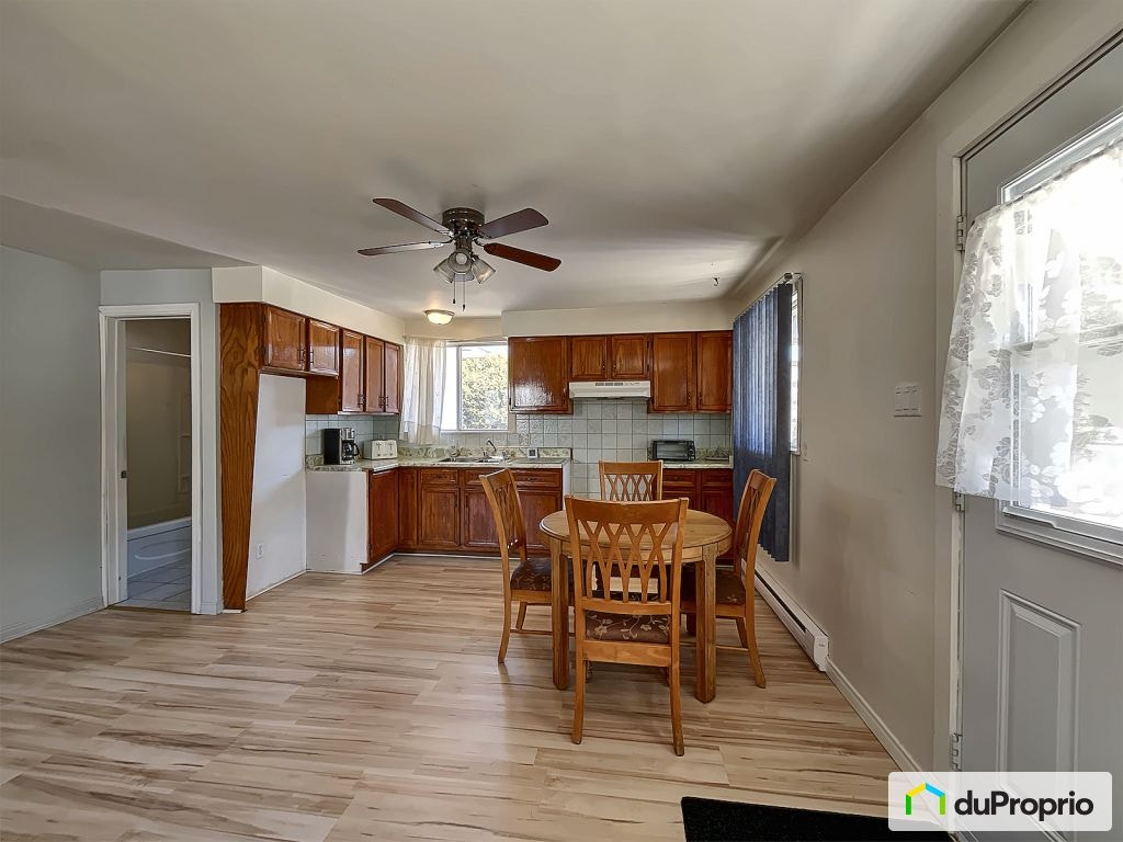 $280,000 - Duplex for sale in Coaticook — photo 2