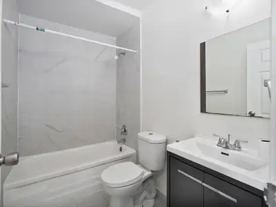 ***LIMITED TIME ONLY: OFFERING ONE MONTH FREE!*** Welcome to 3250 Keele Street in Toronto, a newly r...