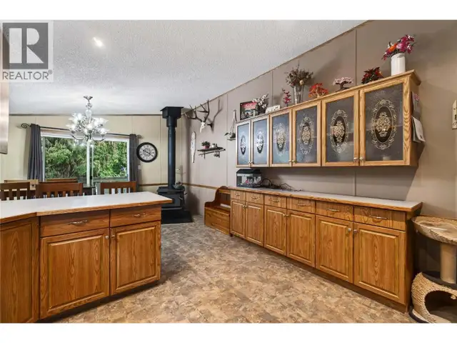 19 West Poirier Road Mara, British Columbia in Houses for Sale in Kamloops - Image 12