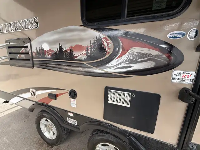 2014 Heartland WILDERNESS 2175RB  in Travel Trailers & Campers in St. Albert - Image 20