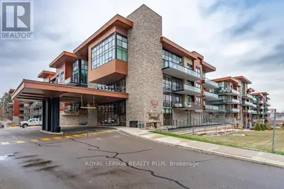 WELCOME HOME TO LUXURY! THIS FABULOUS EAST FACING UNIT IS READY TO MOVE IN! Featuring A Split 2 Bedr...