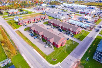 First Month Rent Free!* Experience the perfect blend of comfort and convenience at Findlay Estates i...