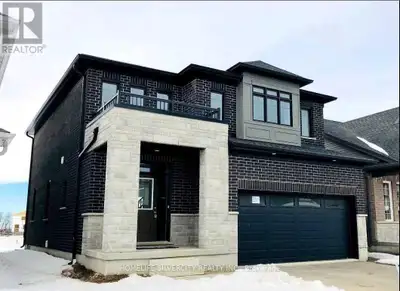Beautiful house, Open concept, fully brick, Upgraded home Located in Galt Cambridge with easy Access...