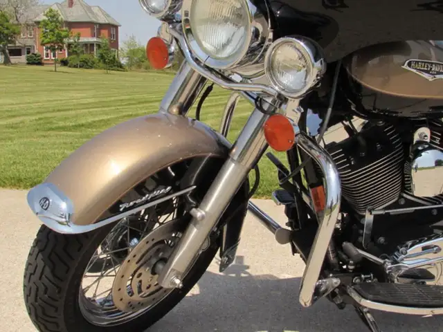 2004 Harley-Davidson FLHRCI Road King Classic in Sport Touring in Leamington - Image 22
