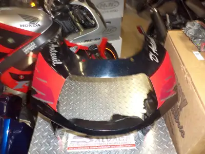 sonic cycle has a 1993 - 1995 suzuki gsxr -750 upper fairing black and red oem. very nice cond. all...