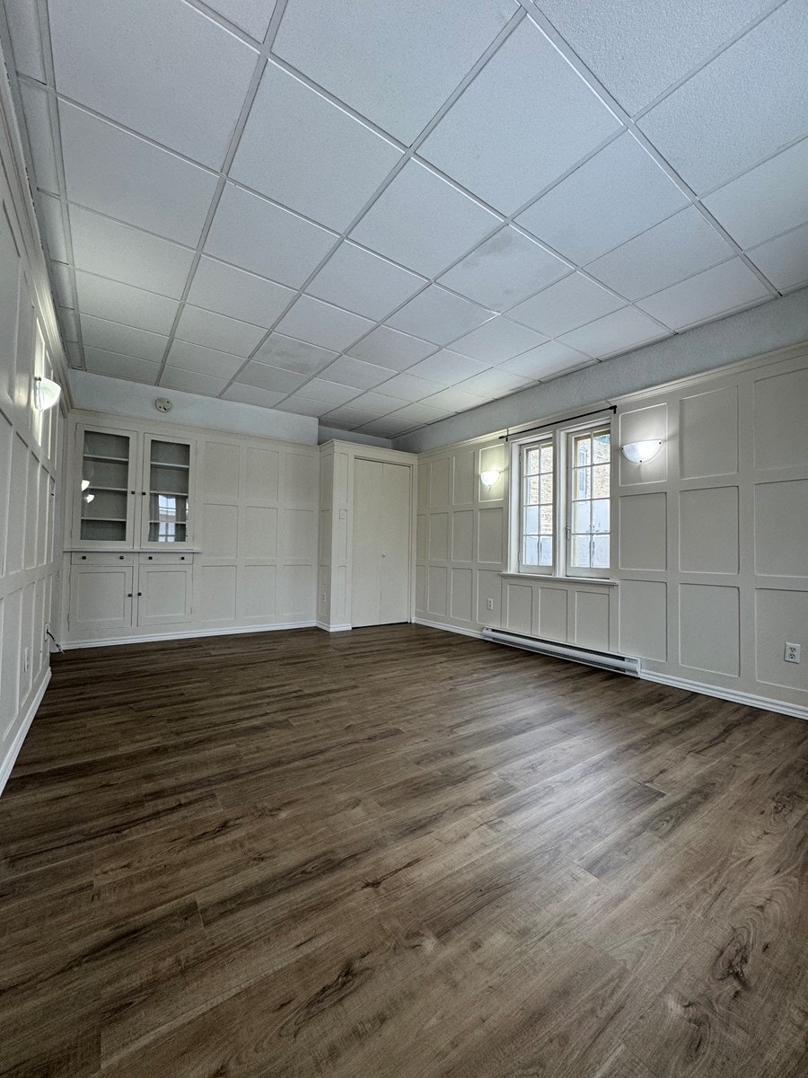 Spacious Bachelor Close to Downtown Kitchener! (Unit 3) 2