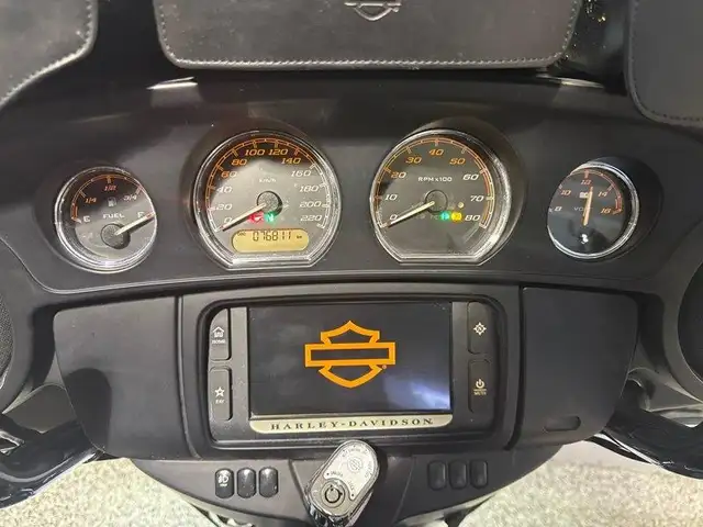 2015 Harley-Davidson FLHTCUL - Electra Glide Ultra Classic Low in Sport Touring in Edmonton - Image 18