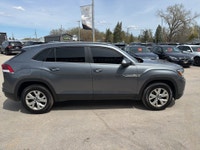 2021 Volkswagen Atlas Cross Sport Sporty styling, premium comfort, and everyday practicality come to... (image 5)