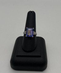 10 Karat White Gold Lady's Blue Stone 5.5gm Ring $245