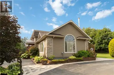 Investors?? Take a moment!! Stunning Renovated Duplex in the Heart of Grand Falls, NB: This beautifu...