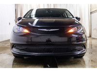 **ACCIDENT FREE - MECHANICALLY CERTIFIED** ORIGINAL FACTORY PRICE $46,985 46,592 KM This 2022 Chrysl... (image 4)
