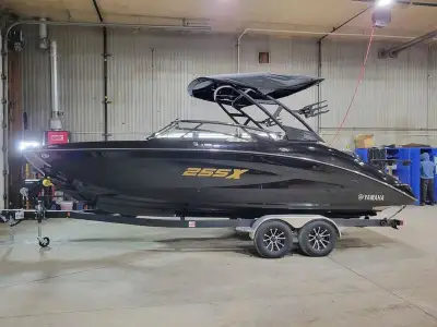 2025 Yamaha Boats 255XD Can you hear that? It's the sound of all the bells and whistles in Yamaha's...