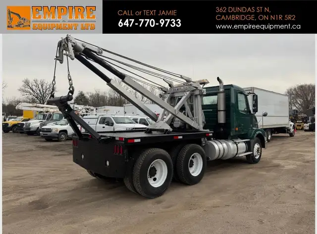 2007 Volvo VNL300 TOW TRUCK in Heavy Trucks in Cambridge - Image 5