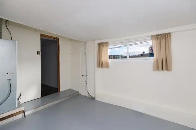 AFFORDABLE MOBILE HOME! 8-7 Prospector Rd (Felix Realtor®) in Houses for Sale in Whitehorse - Image 17