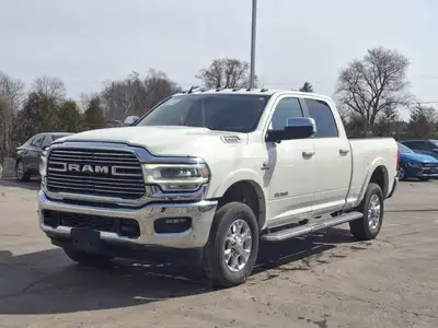 Come see this certified 2022 Ram 3500 Laramie Crew Cab 4WD | 6.7L Cummins | Heated + Vented Leather...