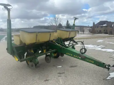 Welcome to Jeff Vanleer Farm Equipment John Deere 4 row corn planter. 30" rows. Dry fertilizer. -$4,...