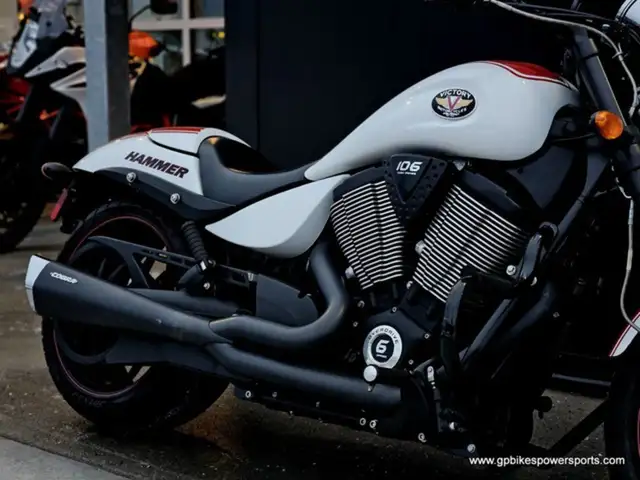 2012 Victory Motorcycles Hammer in Sport Touring in Oshawa / Durham Region - Image 11
