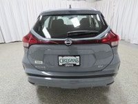 One owner 2024 Nissan Kicks SV comes equipped with blind spot warning, intelligent cruise control, a... (image 3)