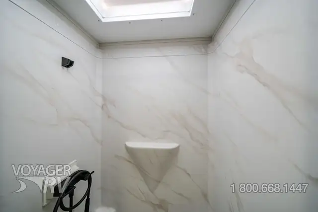 2026 Grand Design Imagine XLS 25RLE in Travel Trailers & Campers in Kelowna - Image 17