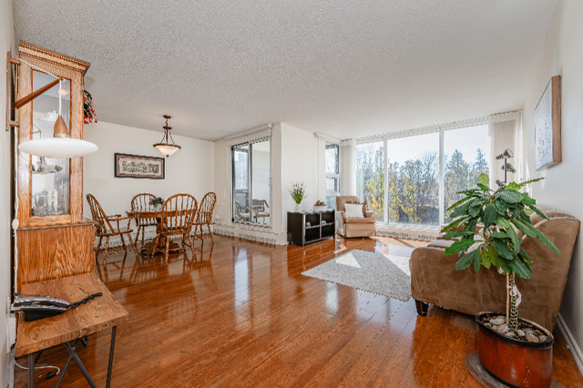 Stylish Condo: 3 Beds, 2 Baths - 19 Woodlawn Rd E #203, Guelph!! in Houses for Sale in Guelph - Image 2