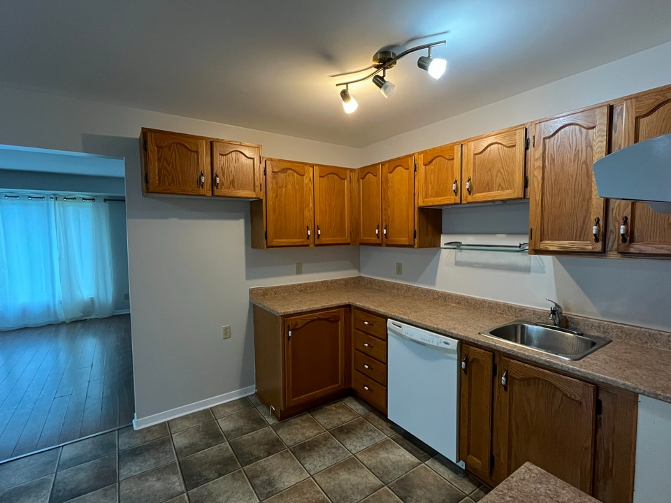 2+2 Bedroom, 2 Bathroom Semi 4