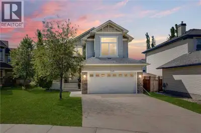 Ideally located in the desirable community of West Lakeview and steps away from the Middle school (C...