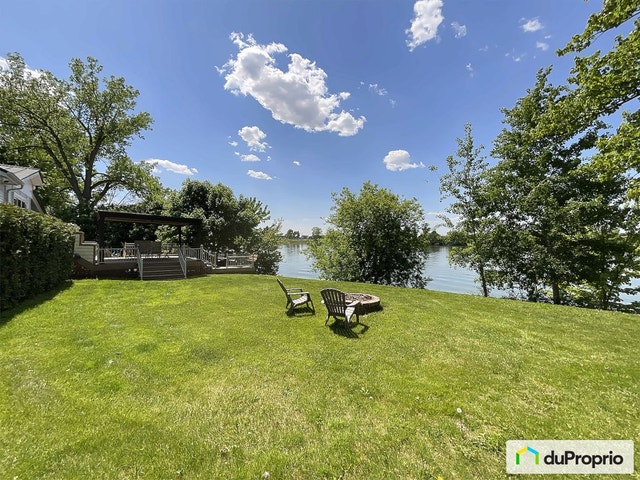 $939,000 - Bungalow for sale in St-Denis-sur-Richelieu — photo 1