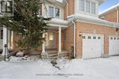 Lovely open-concept townhouse featuring 3 bright and generously sized bedrooms and 3 bathrooms. The...