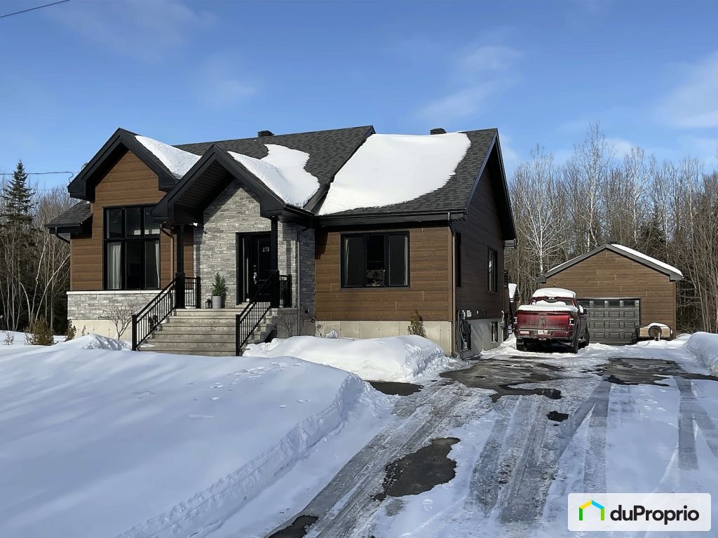 $689,000 - Bungalow for sale in Drummondville (St-Nicéphore) — photo 1