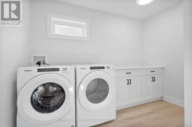 29 SHELDABREN STREET North Middlesex (Ailsa Craig), Ontario in Houses for Sale in Grand Bend - Image 12