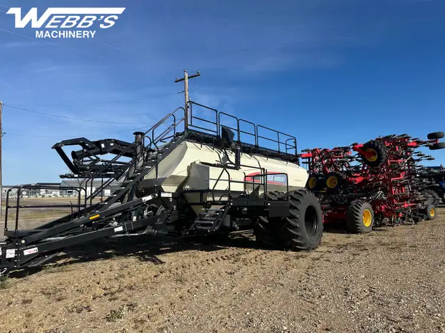 2022 Bourgault 3330-66HF/L9950  Air Seeder & Tank in Farming Equipment in Fort St. John - Image 10