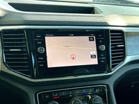 * 4MOTION All-Wheel Drive (AWD) * 20-inch alloy wheels * LED headlights, fog lights, DRLs * Wood tri... (image 8)