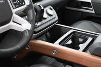 The 2024 Land Rover Defender X-Dynamic SE is a luxury adventure SUV that combines iconic Defender to... (image 7)