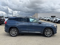 AMVIC Licensed Dealer * Power Sunroof * Head-Up Display * Keyless Open * Wireless Charging * HD Surr... (image 8)