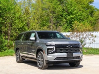 6.2L Gas V8 Engine for powerful performance | 4x4 Drive for all-weather confidence | Panoramic Sunro... (image 3)
