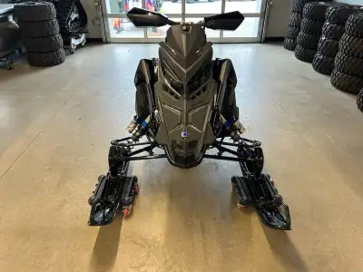 APPLY NOW: https://www.ridecollective.ca/get-pre-approved 2025 POLARIS 650 INDY XCR 136" • Powerful...