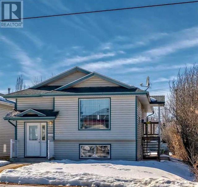 5842 57 Avenue Red Deer, Alberta in Houses for Sale in Red Deer - Image 2
