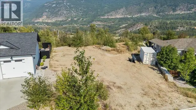 4009 Grandview Drive Castlegar, British Columbia in Land for Sale in Nelson - Image 5