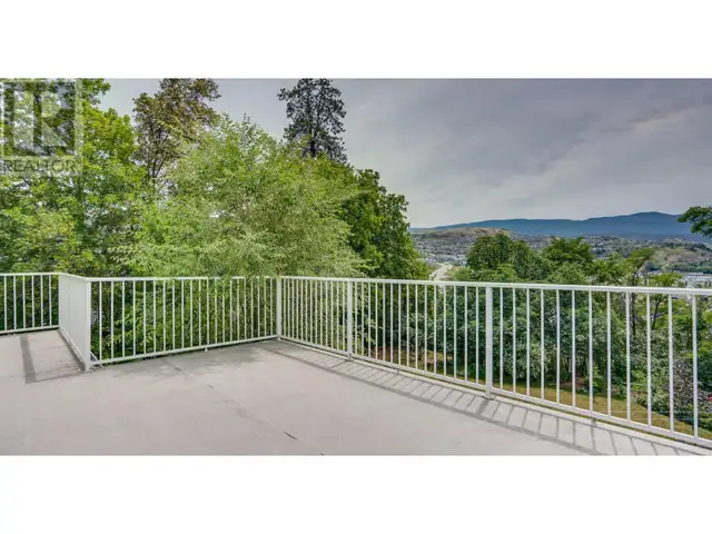 2302 23 Avenue Vernon, British Columbia in Houses for Sale in Vernon - Image 27