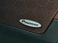 Low Kms, Leather interior, AWD, Pioneer Premium sound system, heated seats, fully loaded, backup cam... (image 6)